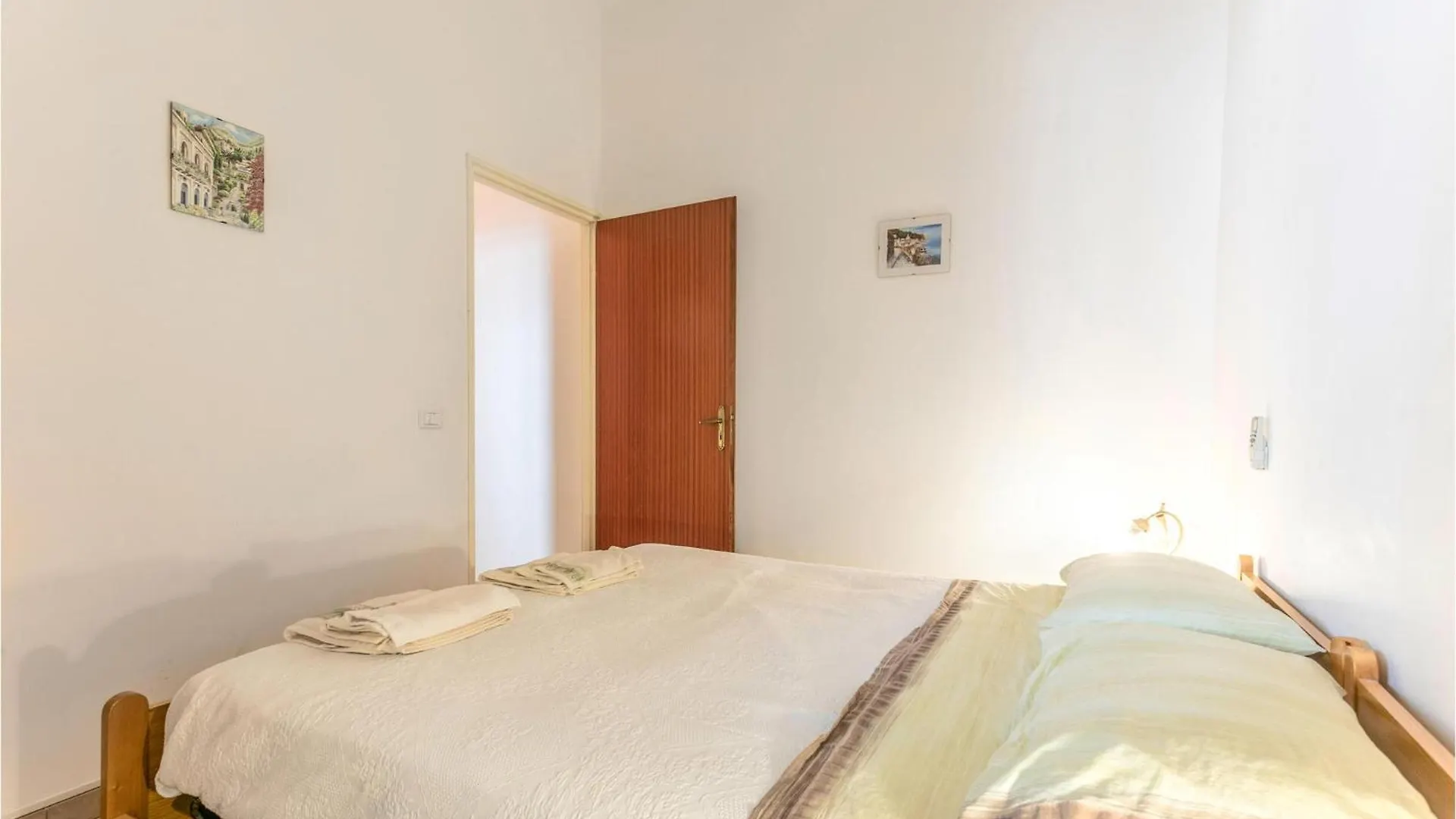 Holiday home 4 Bedroom Awesome Home In Santa Maria Del Focall Santa Maria Del Focallo